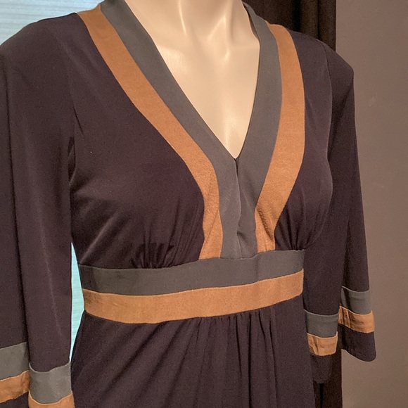 Laundry by Design moderate plunge front striped knit lined side zip dress size 6 - Picture 3 of 6